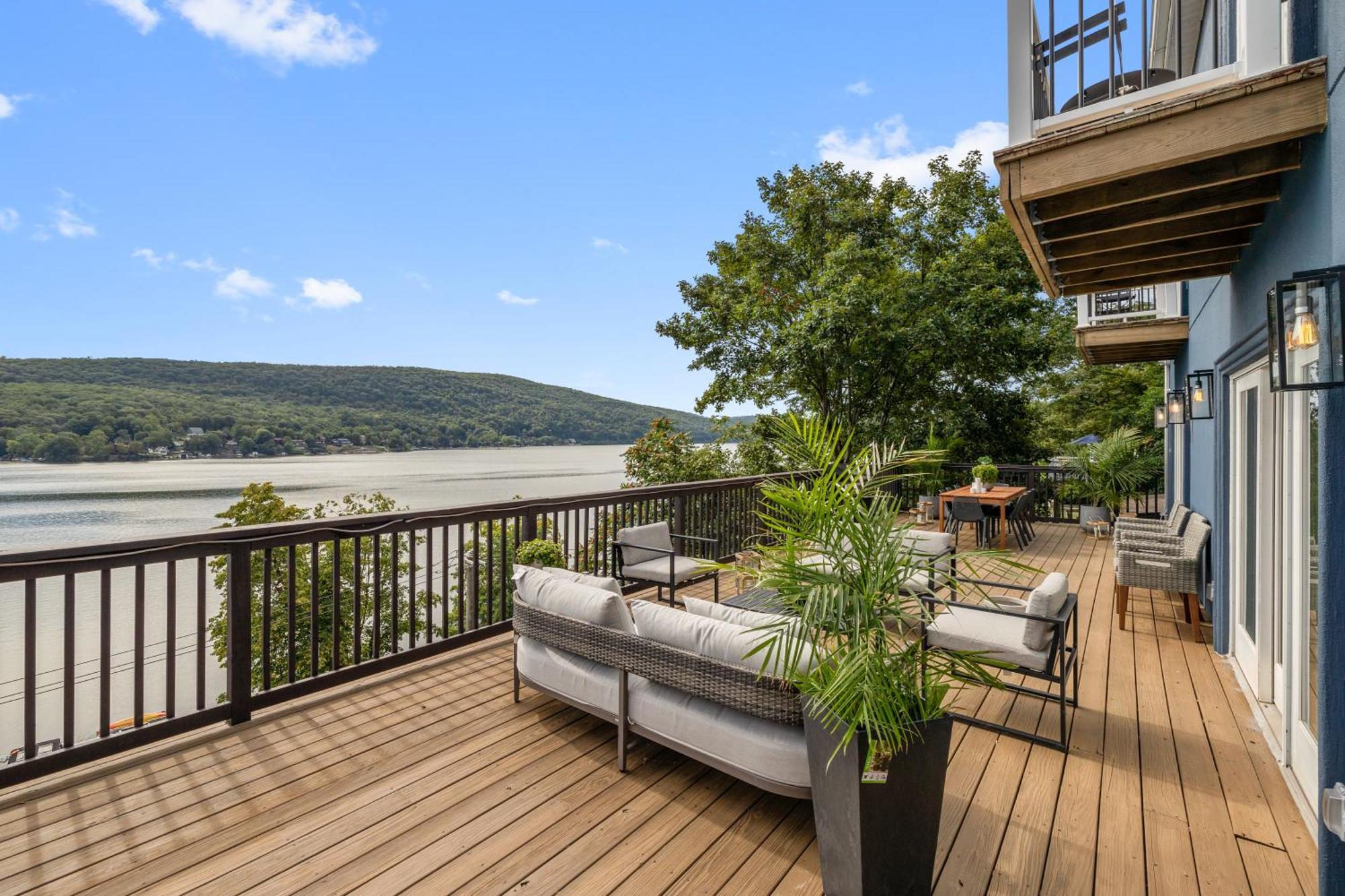Lakeview House - Hot Tub - Firepit - Stunning Views - Spacious Deck - Cozy Living Room - Bar Greenwood Lake Esterno foto