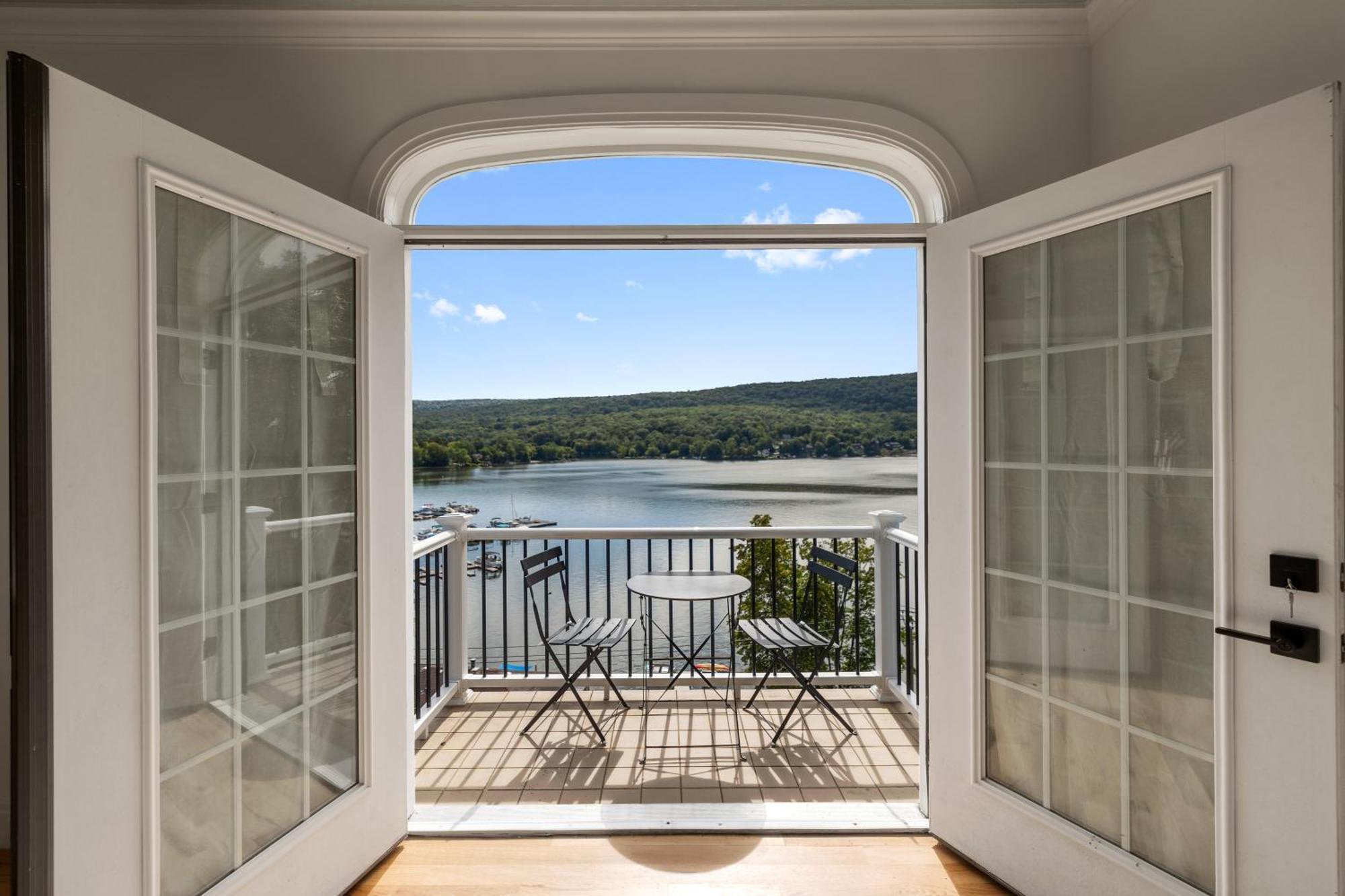 Lakeview House - Hot Tub - Firepit - Stunning Views - Spacious Deck - Cozy Living Room - Bar Greenwood Lake Esterno foto