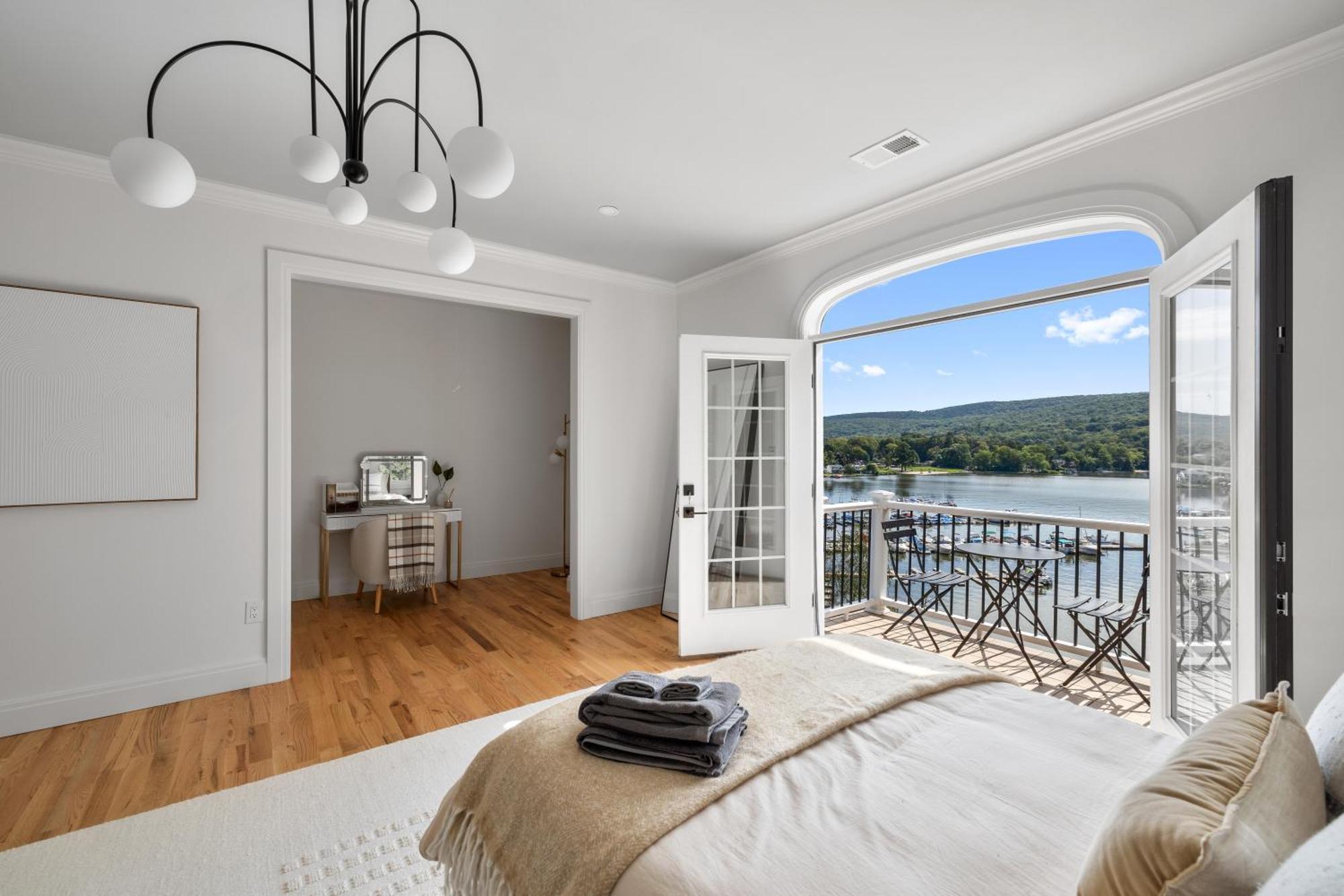 Lakeview House - Hot Tub - Firepit - Stunning Views - Spacious Deck - Cozy Living Room - Bar Greenwood Lake Esterno foto