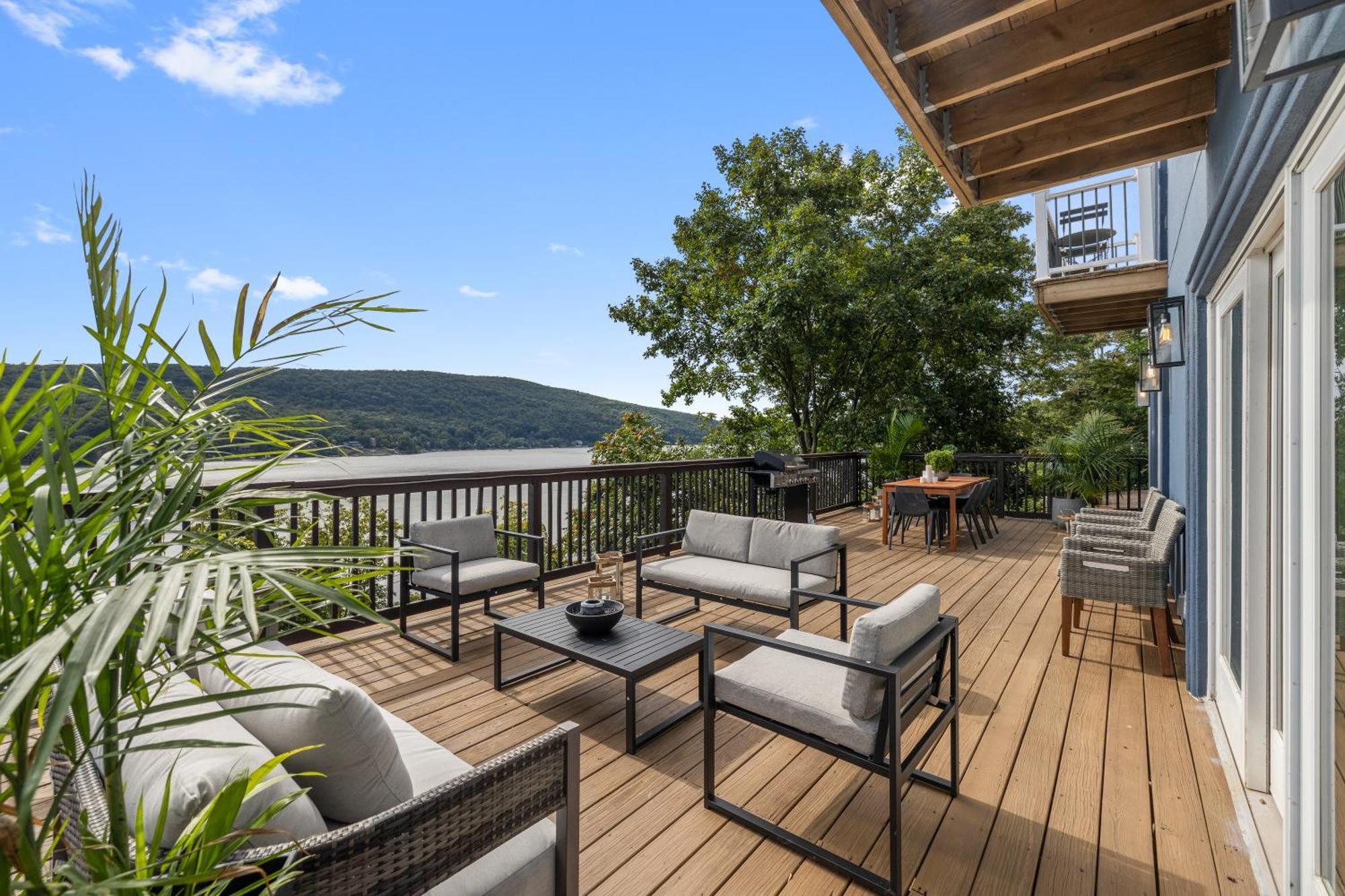Lakeview House - Hot Tub - Firepit - Stunning Views - Spacious Deck - Cozy Living Room - Bar Greenwood Lake Esterno foto